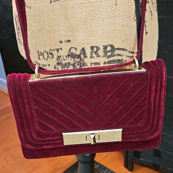 Aldo Burgundy & Gold Tone Velvety Croas Body Bag Purse - Picture 3 of 10